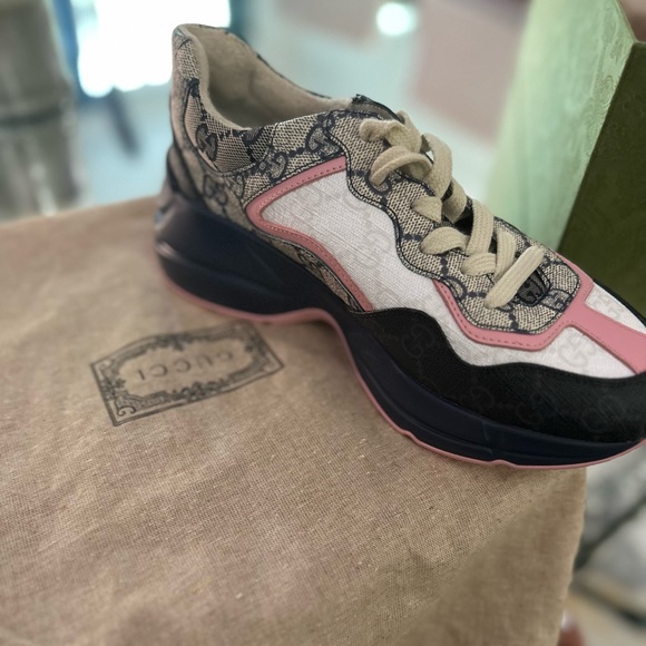✨•GUCCI NEW authentic Women’s GG Rhyton Sneakers•✨ - Picture 7 of 12